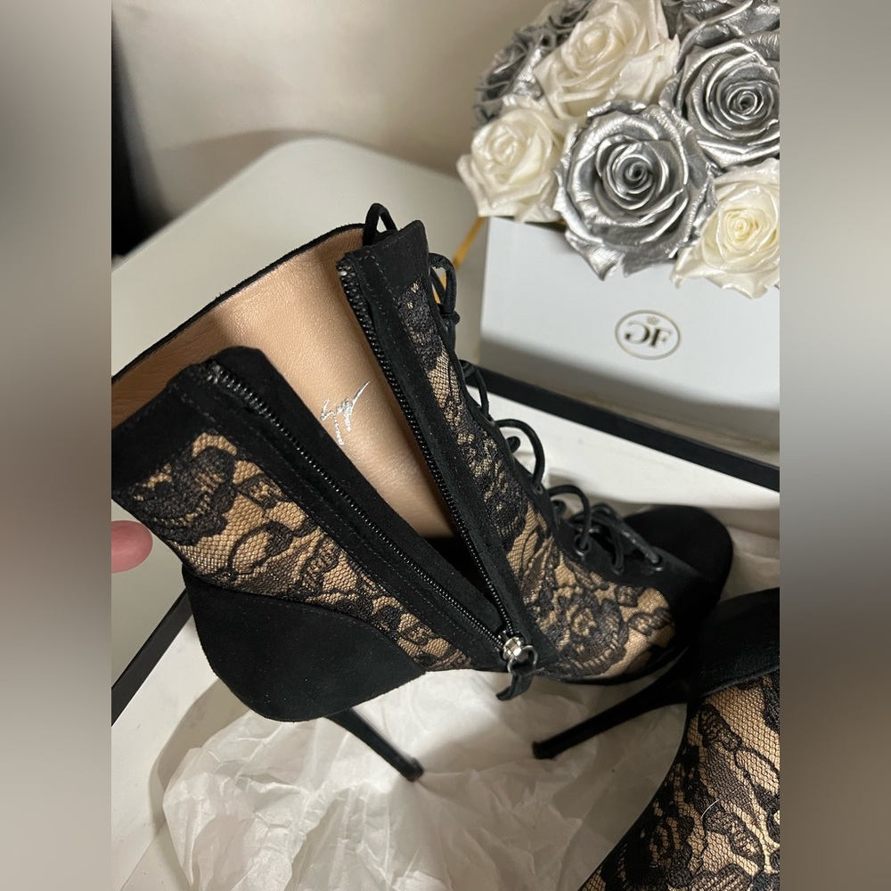 Giuseppe Zanotti Black Lace Peep-Toe Stiletto Sandals - Picture 11 of 16